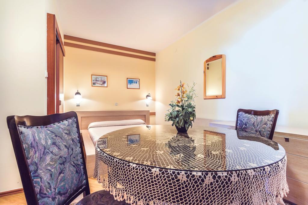 Villa Roses Apartments & Wellness Ичичи Экстерьер фото